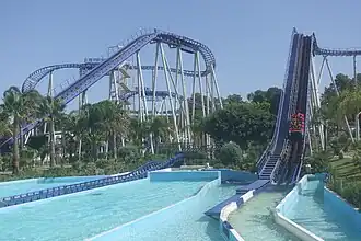 Montanha Russa à Aquashow Fun Family Park