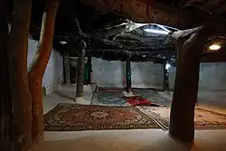 Cemevi du village d'Onar, (district d'Agrapgir, Turquie), qui aurait été fondé par le Şeyh Hasan Oner en 1224 (v. Onar (Arapgir) (de)) .