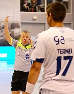 Une exclusion pour deux minutes.