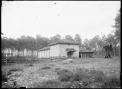 Chapelle Saint-Pierre de Mézos, photographiée par Félix Arnaudin en 1906.