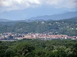 Arona et le Vergante vus depuis le Lac Majeur