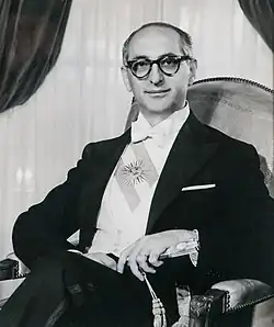 Arturo Frondizi.