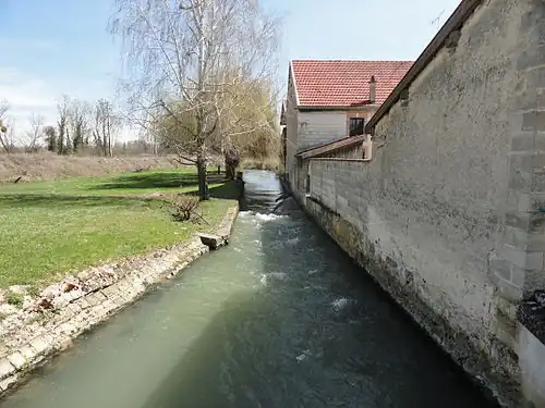 Les Tarnauds au nord d'Athis.