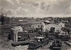 La rotonde ferroviaire d'Atlanta en ruines, vers 1865. Tirage sur papier albuminé.