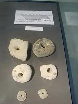 Pierres ayant servi de lest pour filet de pêche