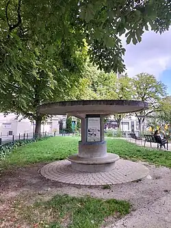 Ancienne aubette du tramway de la place Canclaux.