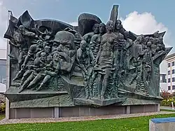 Relief Aufbruch (1970–1974),maintenant sur le campus Jahnallee.