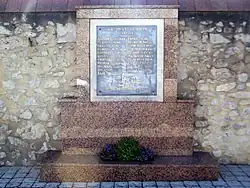 La stèle aux morts (septembre 2015)