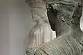 Aurige de Delphes et Caryatide