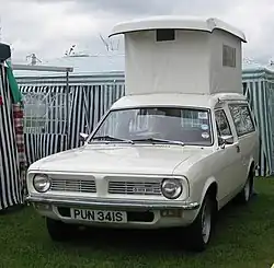 Version camionnette (phase 1 avec calandre séparée), transformée en camping-car.