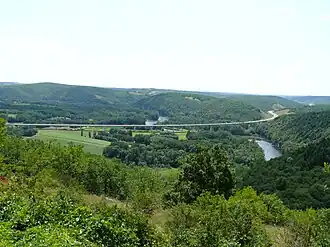 L'autoroute et le viaduc de la Dordogne.