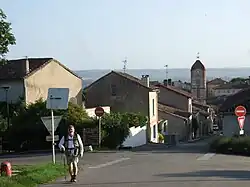 Les pèlerins quittent Auvillar.