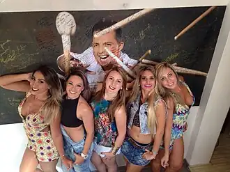 Description de l'image Axé Blond Gravando pra Rede Record.jpg.