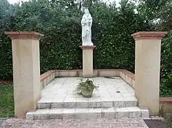 Statue de la Vierge à l'Enfant.