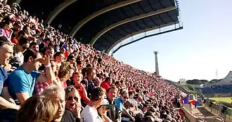Supporters biterois au Stade Raoul-Barrière à Béziers.