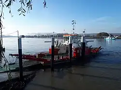 Passage de Yainville, bac n°22 avant son transfert.