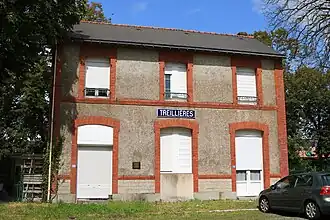 Vu d'un ancien BV de la ligne reconverti.