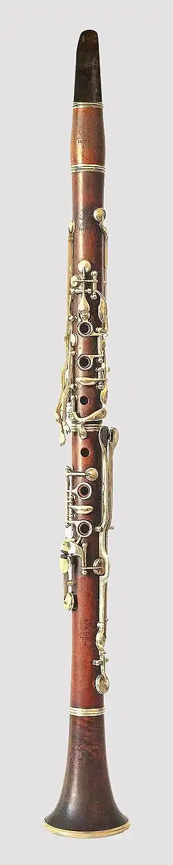 Clarinette en système Baermann, conçue vers 1860, techniquement intermédiaire entre les clarinettes Müller et Oehler.