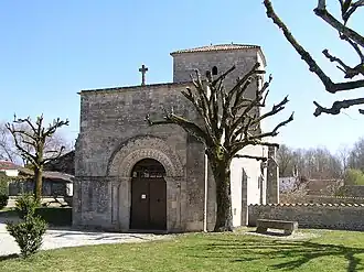 Église, côté porche.