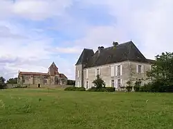 Église et château de Balzac.