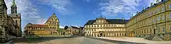 La place de la cathédrale avec la cathédrale, l'ancienne Résidence et la Nouvelle Résidence de Bamberg