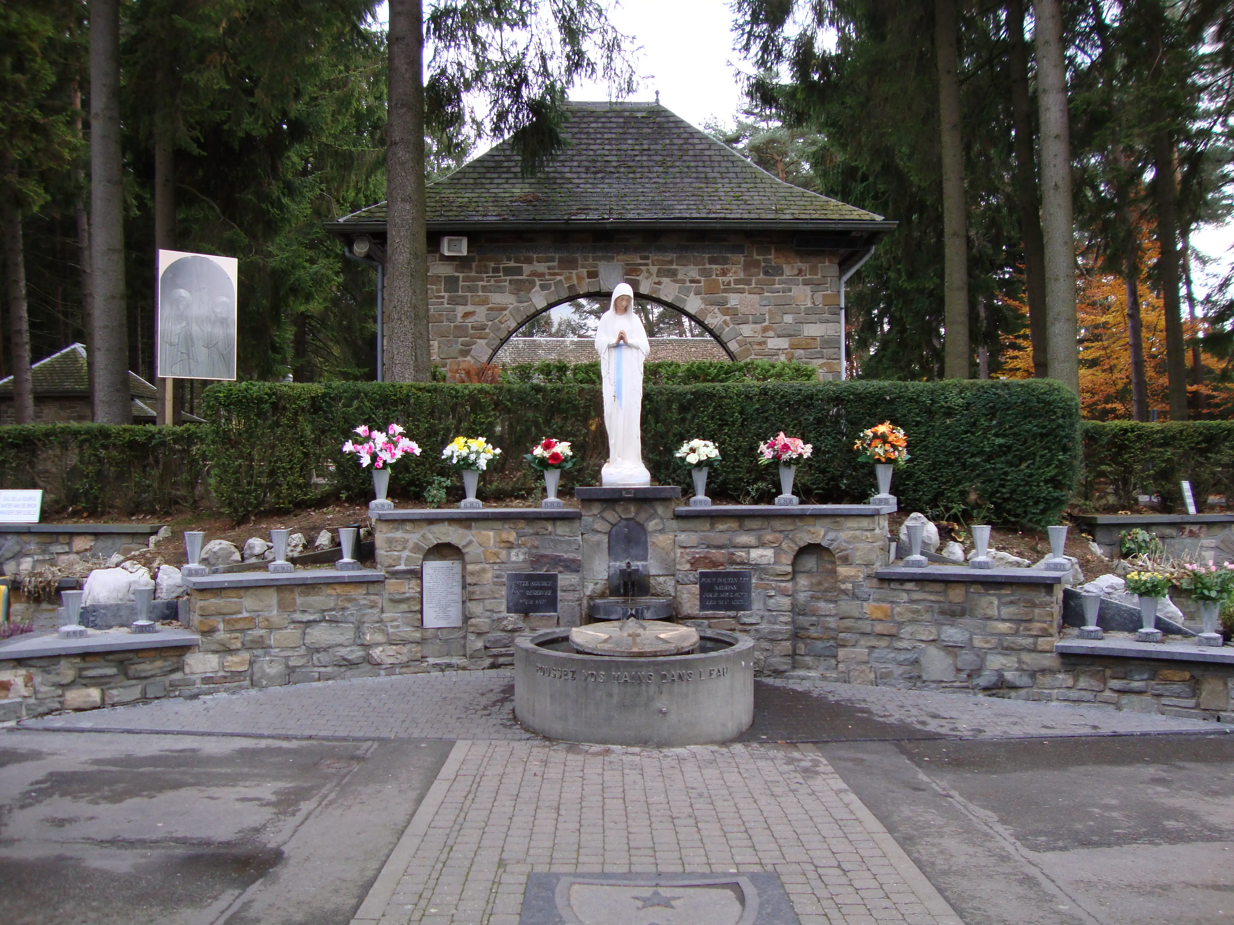 Description de cette image, également commentée ci-après