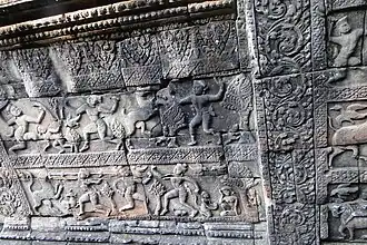 Bas-relief : scènes du Ramayana ou du Mahabaratha