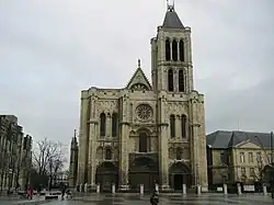 Vue générale de la basilique Saint-Denis à Saint-Denis