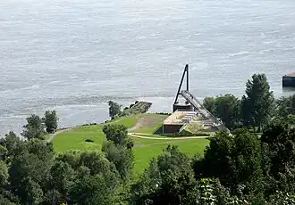 Le bassin Brown et le fleuve Saint-Laurent en face du Cap-Blanc