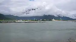 La rivière Nyangchu à Bayi