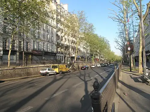 Trottoirs surélevés du boulevard Saint-Martin