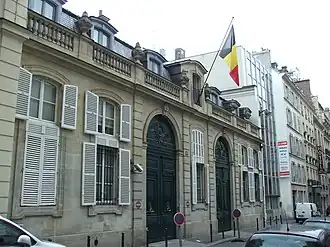 No&nbsp;25 : résidence de l'ambassadeur de Belgique, ex-ambassade (hôtel de La Marck, dit aussi de Choiseul-Meuse).