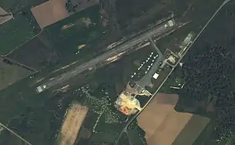 Aérodrome de Belle Ile le 22 mai 2004 avec sa piste 06/24.