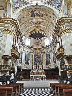 la nef et le chœur.