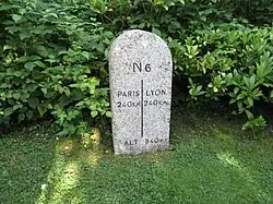 Saulieu ville-étape de la RN 6 Paris-Alpes-Côte d'Azur, à 240 km de Paris, et de Lyon.