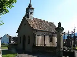 Chapelle à l'intérieur du cimetière.
