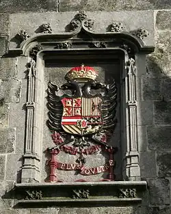 Le blason et la devise de Charles Quint.