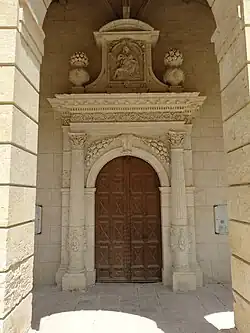 Avant-porche original.