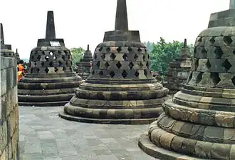 Stûpas ajourés à Borobudur.