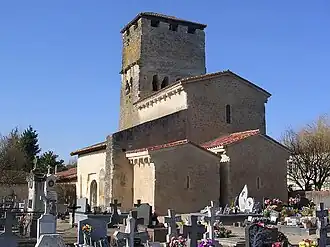 L'église Sainte-Marie et son cimetière.