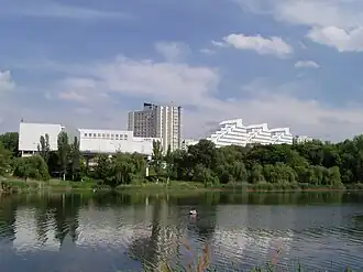 La vallée de la roseraie (Valea Trandafirilor) dans l'arrondissement de « Botanica » (ancien jardin botanique, devenu quartier de HLM).
