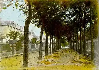 Boulevard et maisons bourgeoises.