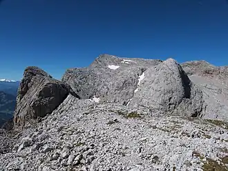 Vue du Kleines Brandhorn (à gauche) et Brandhorn (au centre).