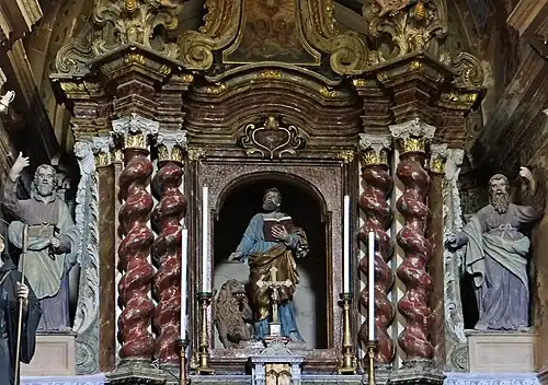 Retable dédié à saint Marc dans l'église