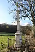 Croix de carrefour située à l'entrée de Bresnnes-le-Bas.