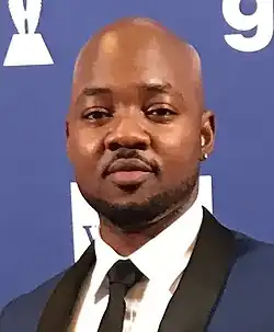 Description de l'image BrianMichaelGLAAD18 (cropped).jpg.