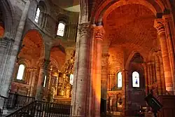 Intérieur de la basilique Saint-Julien de Brioude