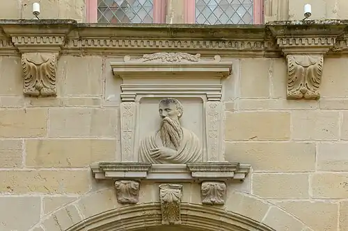 Détail de la façade de l'hôtel Labenche (actuel musée).