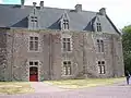 Château de Comper : la façade.