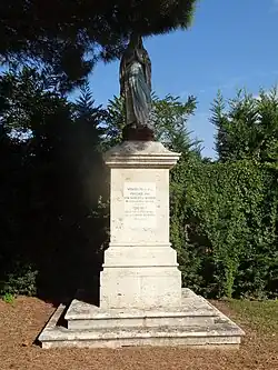 Statue de la Vierge Marie.